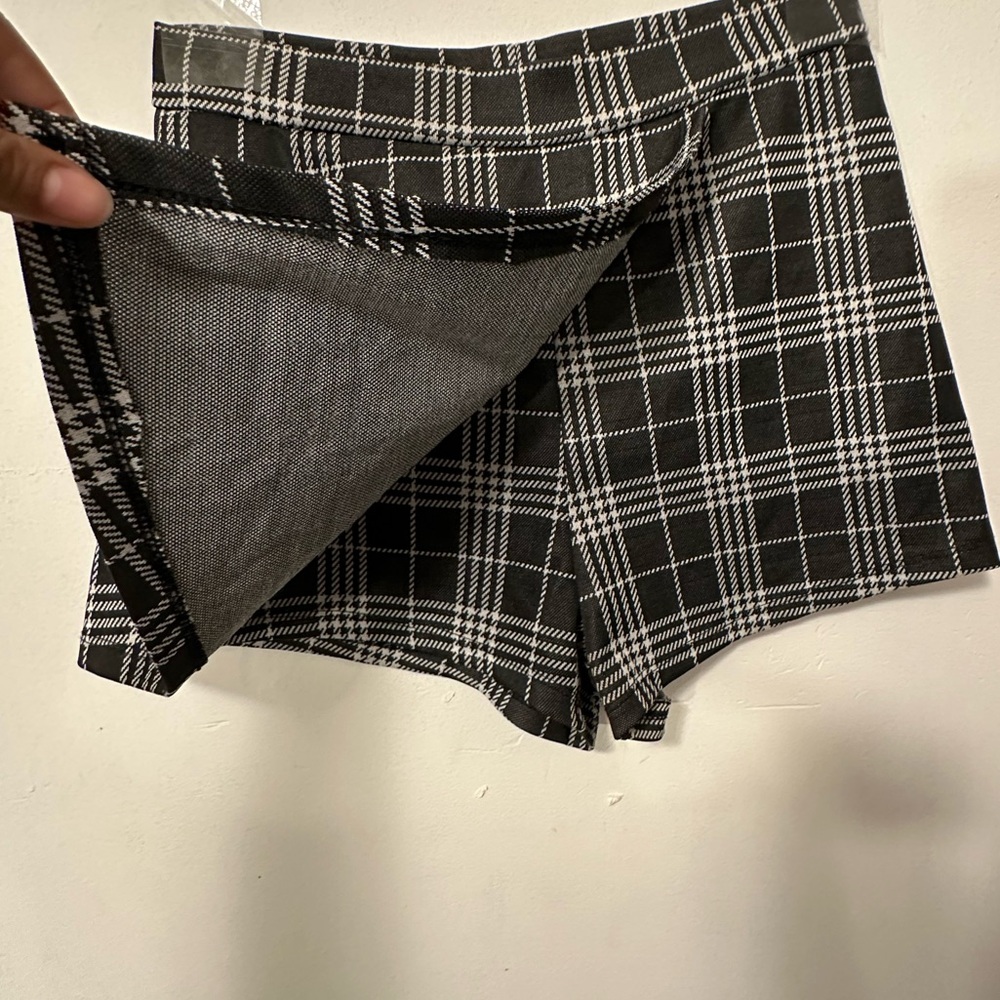 Streetwear society short for women